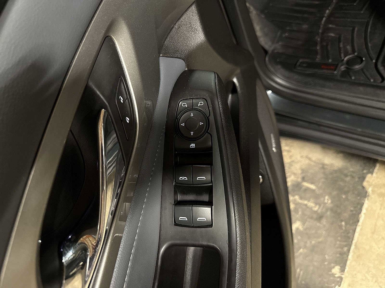 Thumbnail: 2018 Chevrolet Traverse - 24