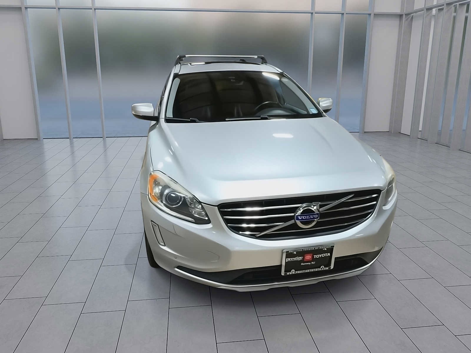 Thumbnail: 2017 Volvo XC60 - 3