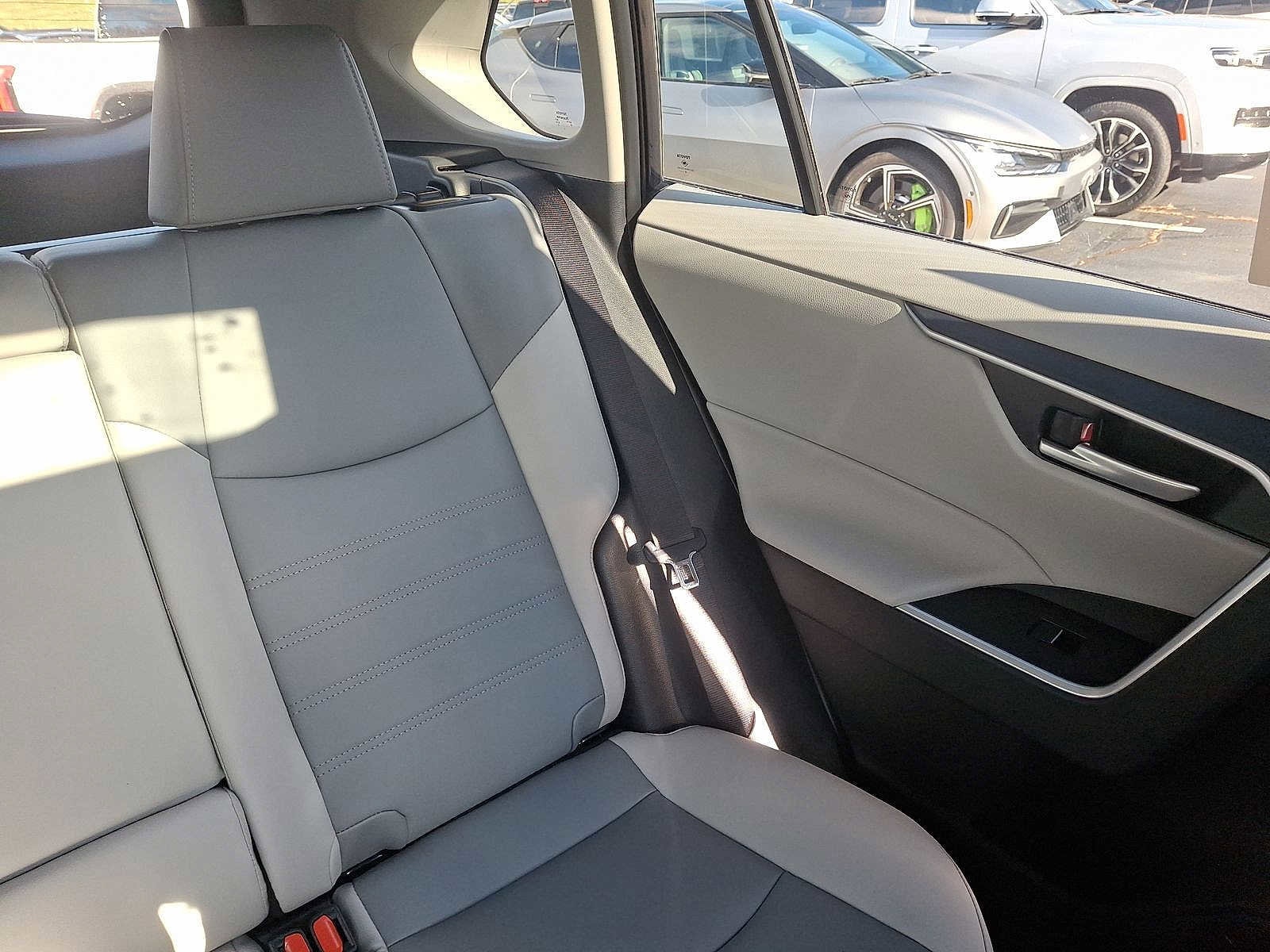 Thumbnail: 2025 Toyota RAV4 - 14