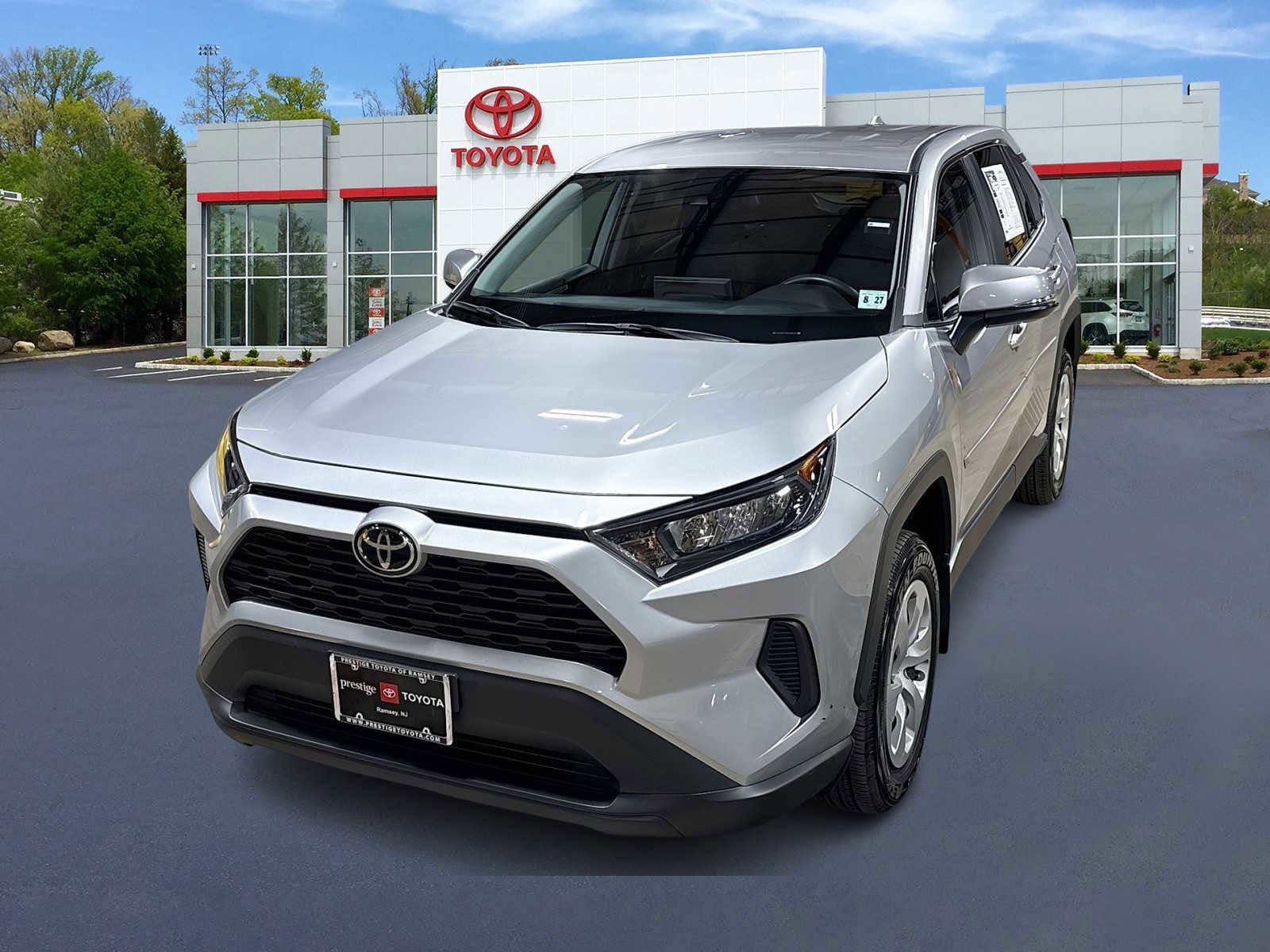 Thumbnail: 2022 Toyota RAV4 - 1