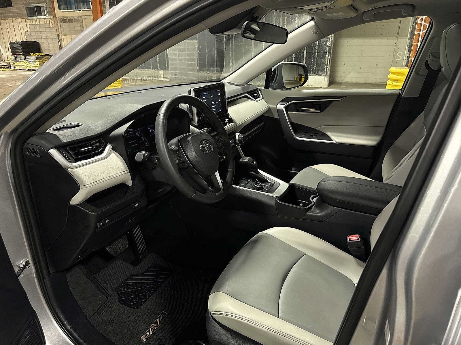 Thumbnail: 2024 Toyota RAV4 - 30