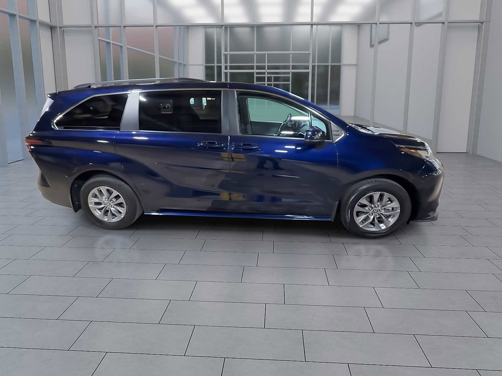 Thumbnail: 2023 Toyota Sienna - 9