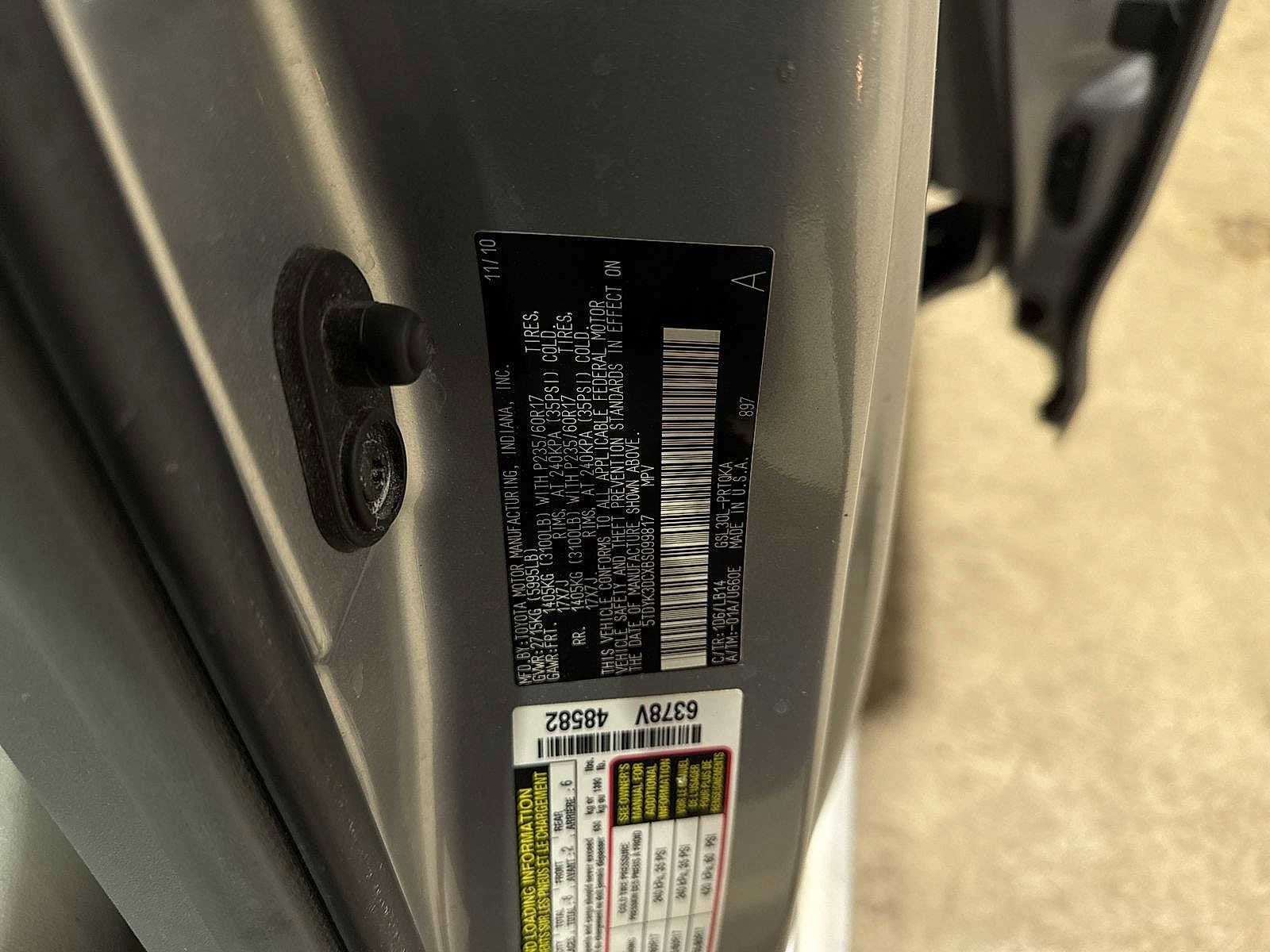 Thumbnail: 2011 Toyota Sienna - 13