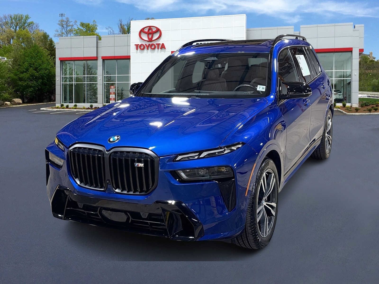  2025 BMW X7 M60i AWD   