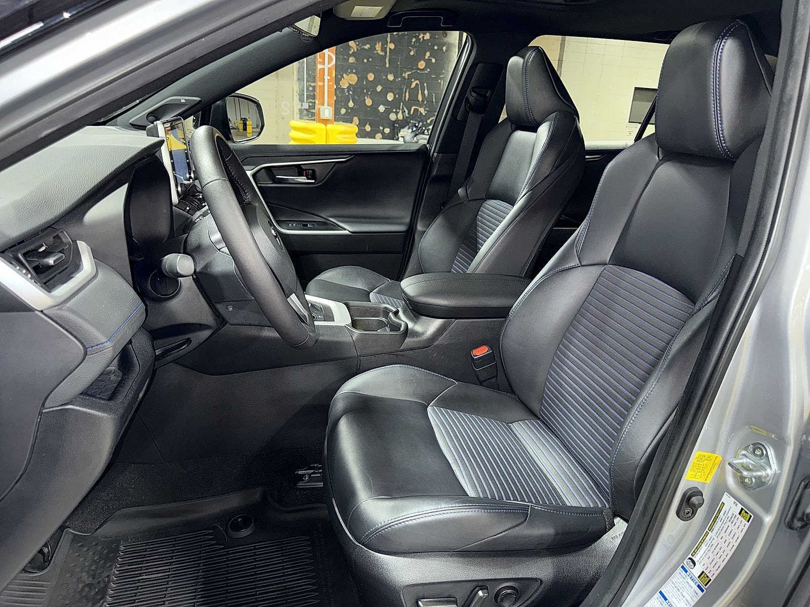 Thumbnail: 2021 Toyota RAV4 - 14