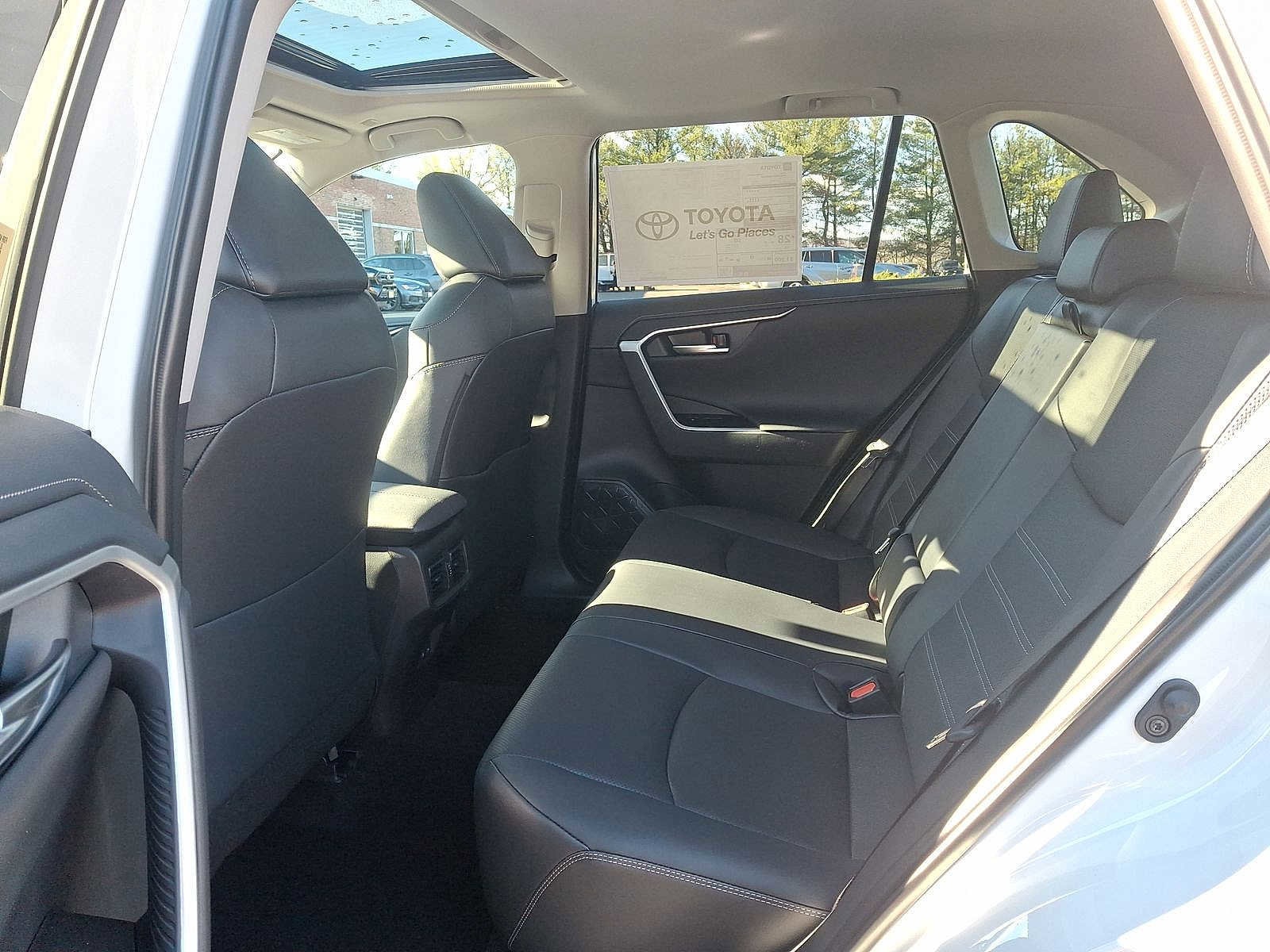 Thumbnail: 2025 Toyota RAV4 - 19