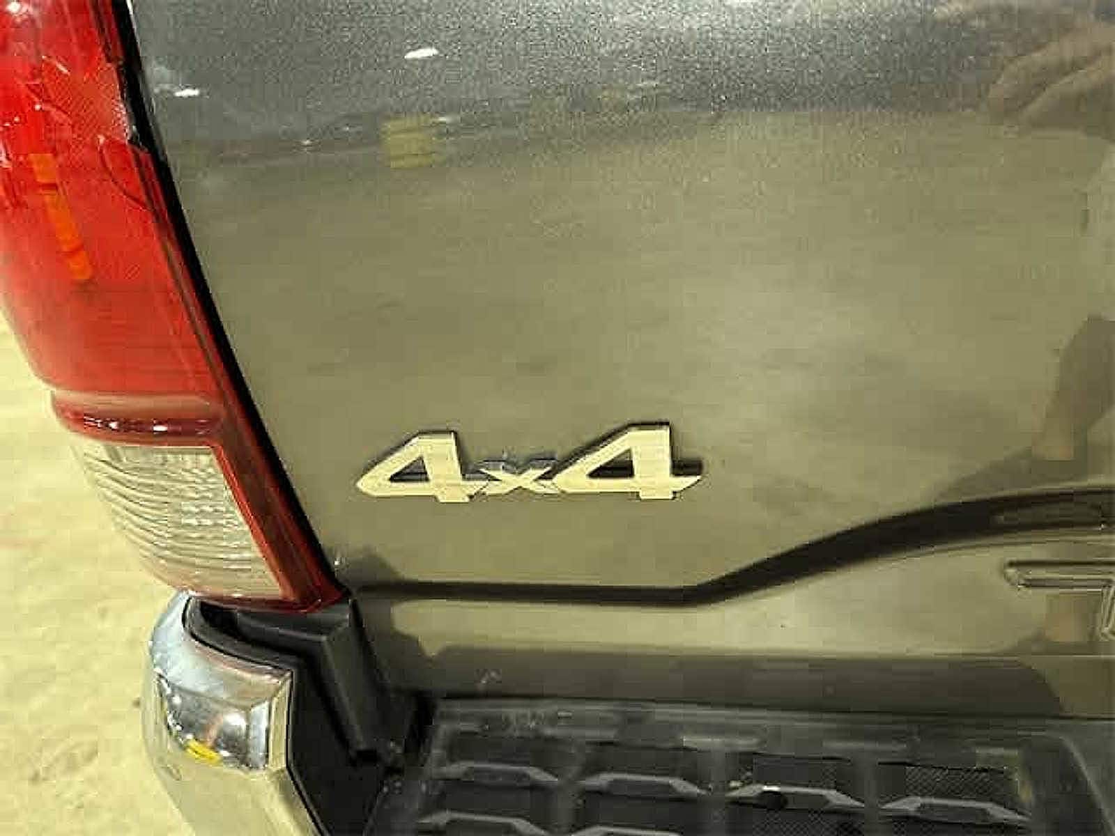 Thumbnail: 2022 Toyota Tacoma - 42