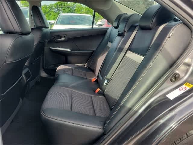 2013 Toyota Camry SE 8