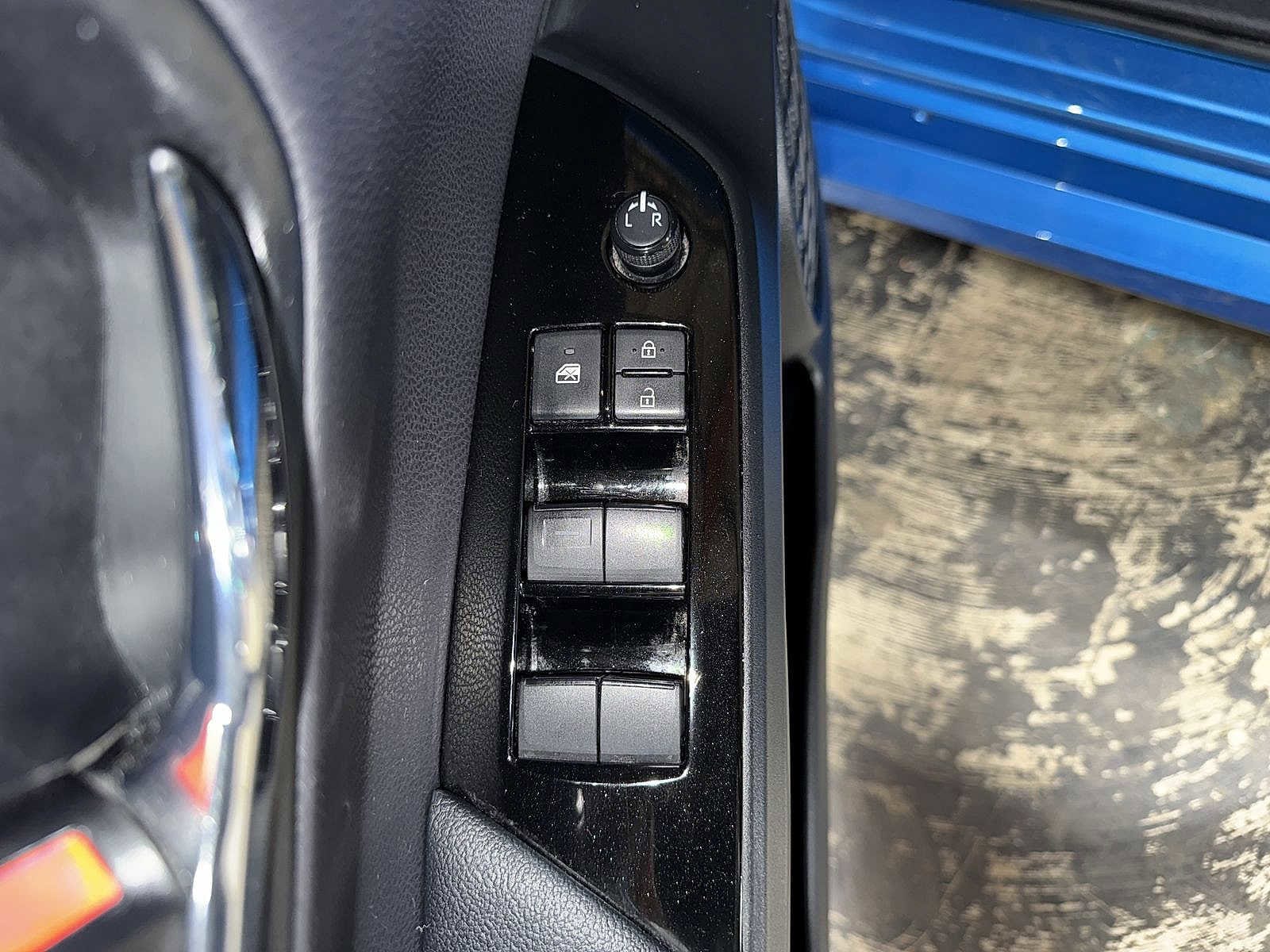 Thumbnail: 2022 Toyota Prius - 22