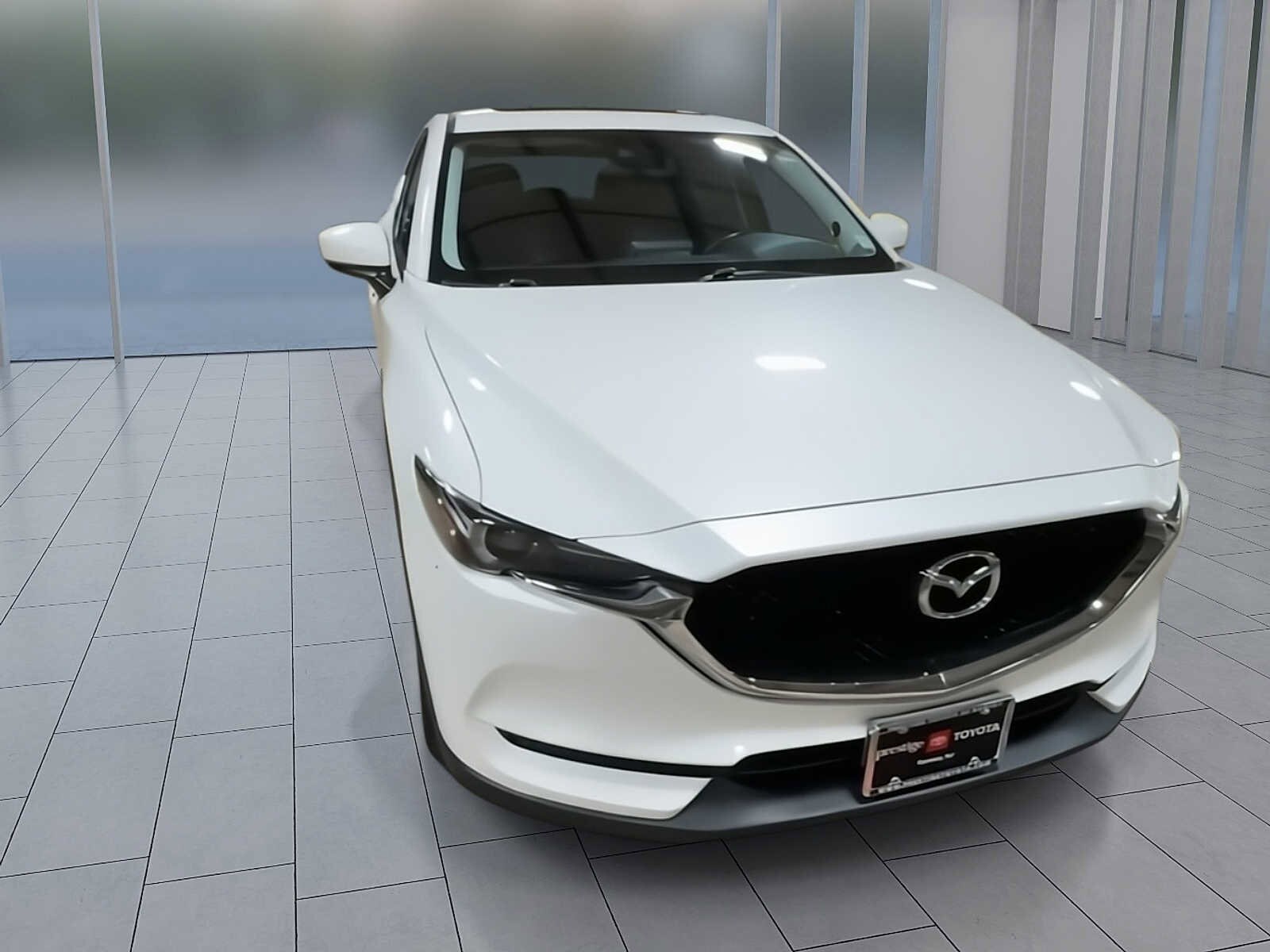 2017 Mazda CX-5 Grand Touring Select photo 3