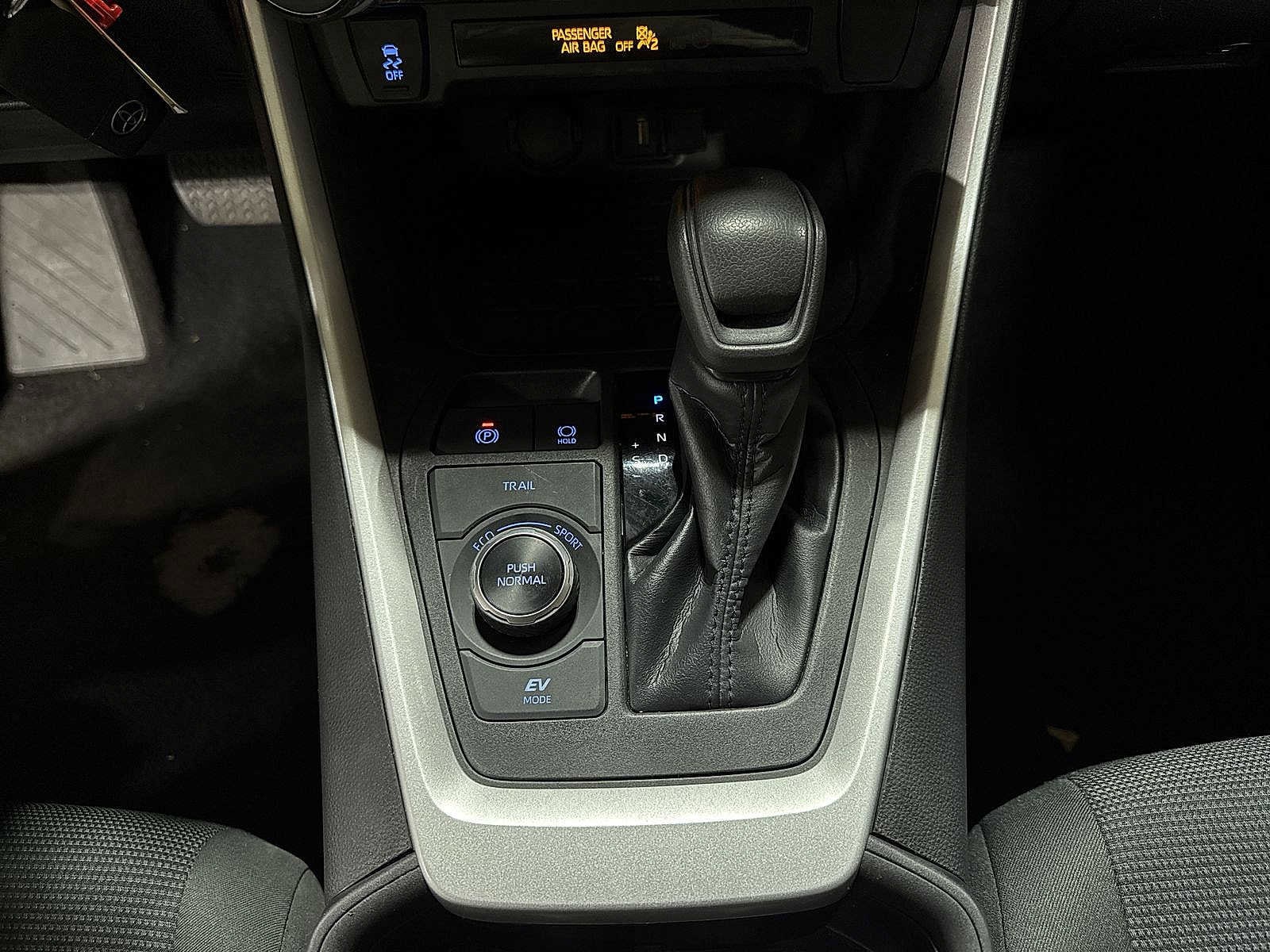 Thumbnail: 2022 Toyota RAV4 - 29