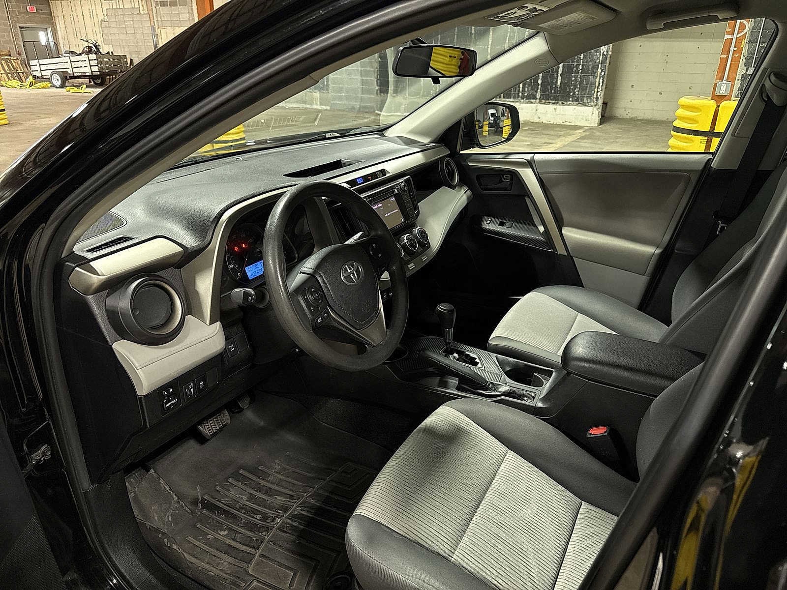 Thumbnail: 2013 Toyota RAV4 - 27