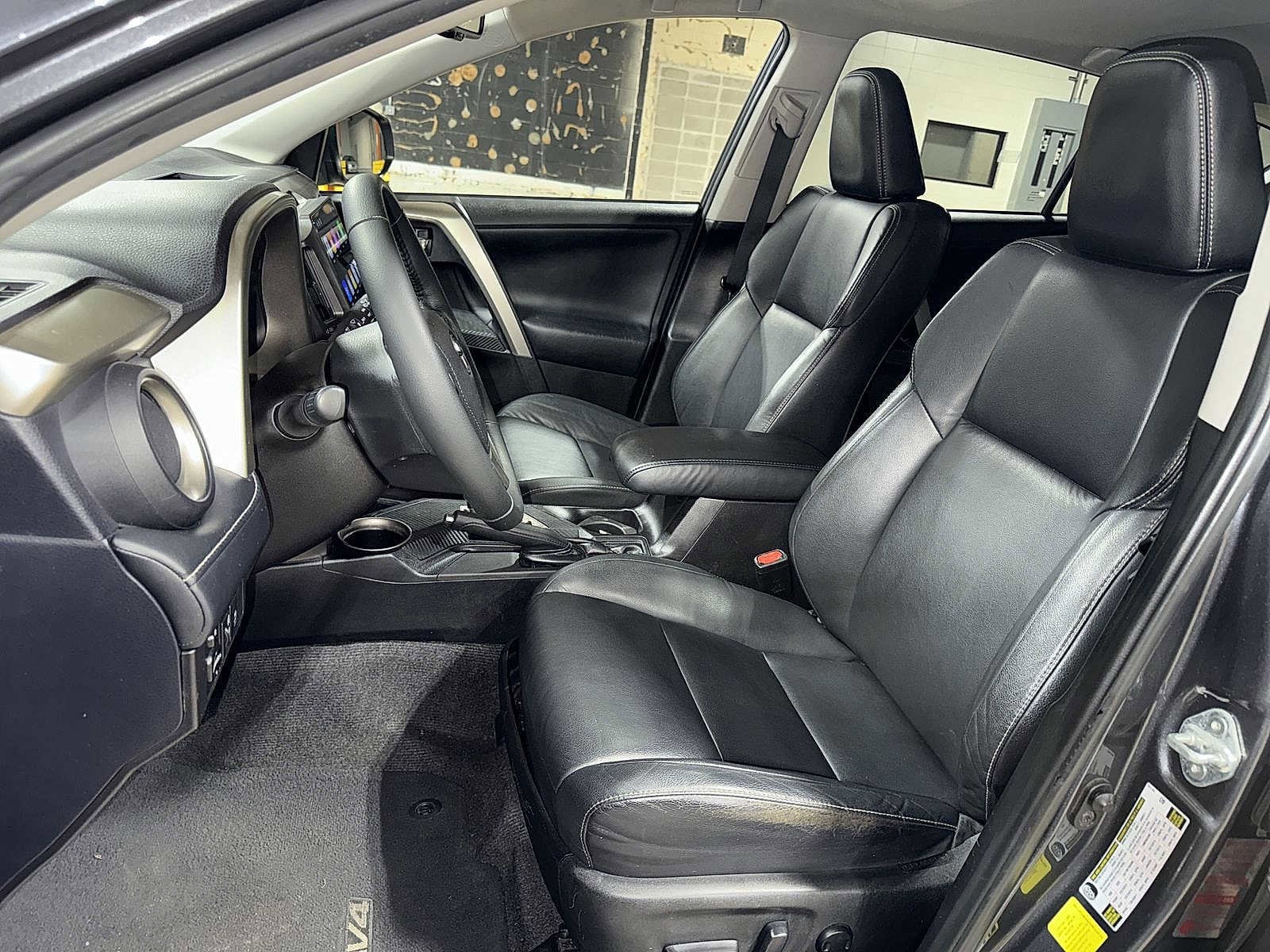 Thumbnail: 2015 Toyota RAV4 - 15