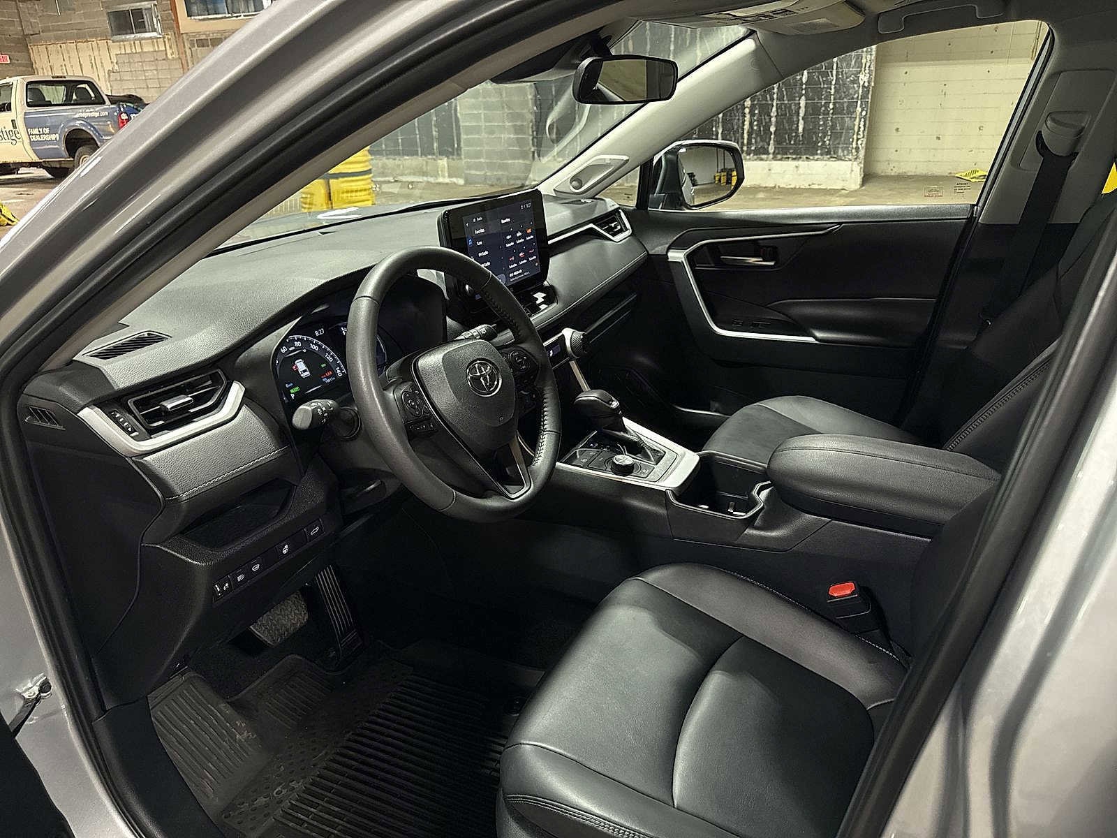 Thumbnail: 2025 Toyota RAV4 - 30