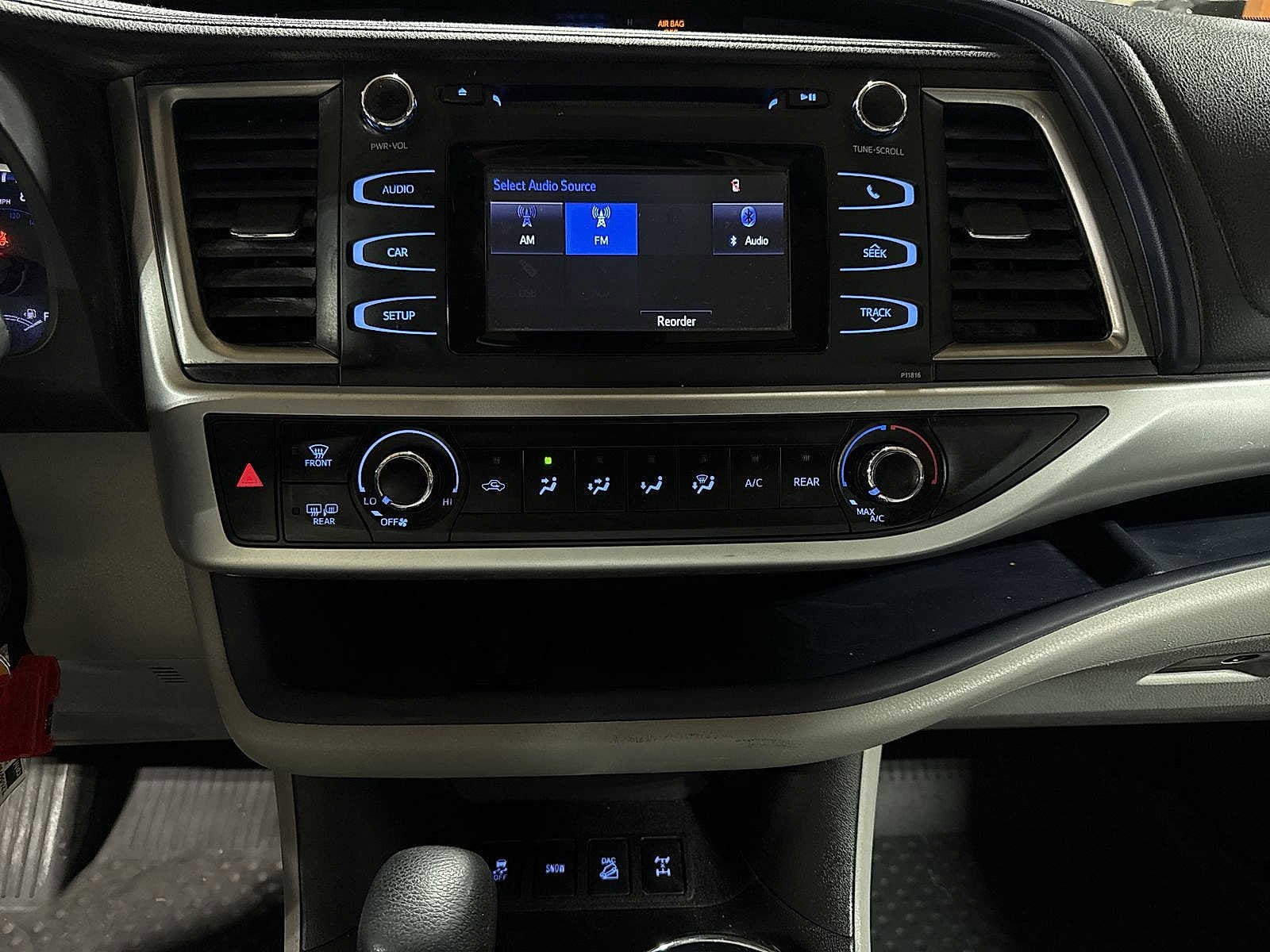 Thumbnail: 2019 Toyota Highlander - 22