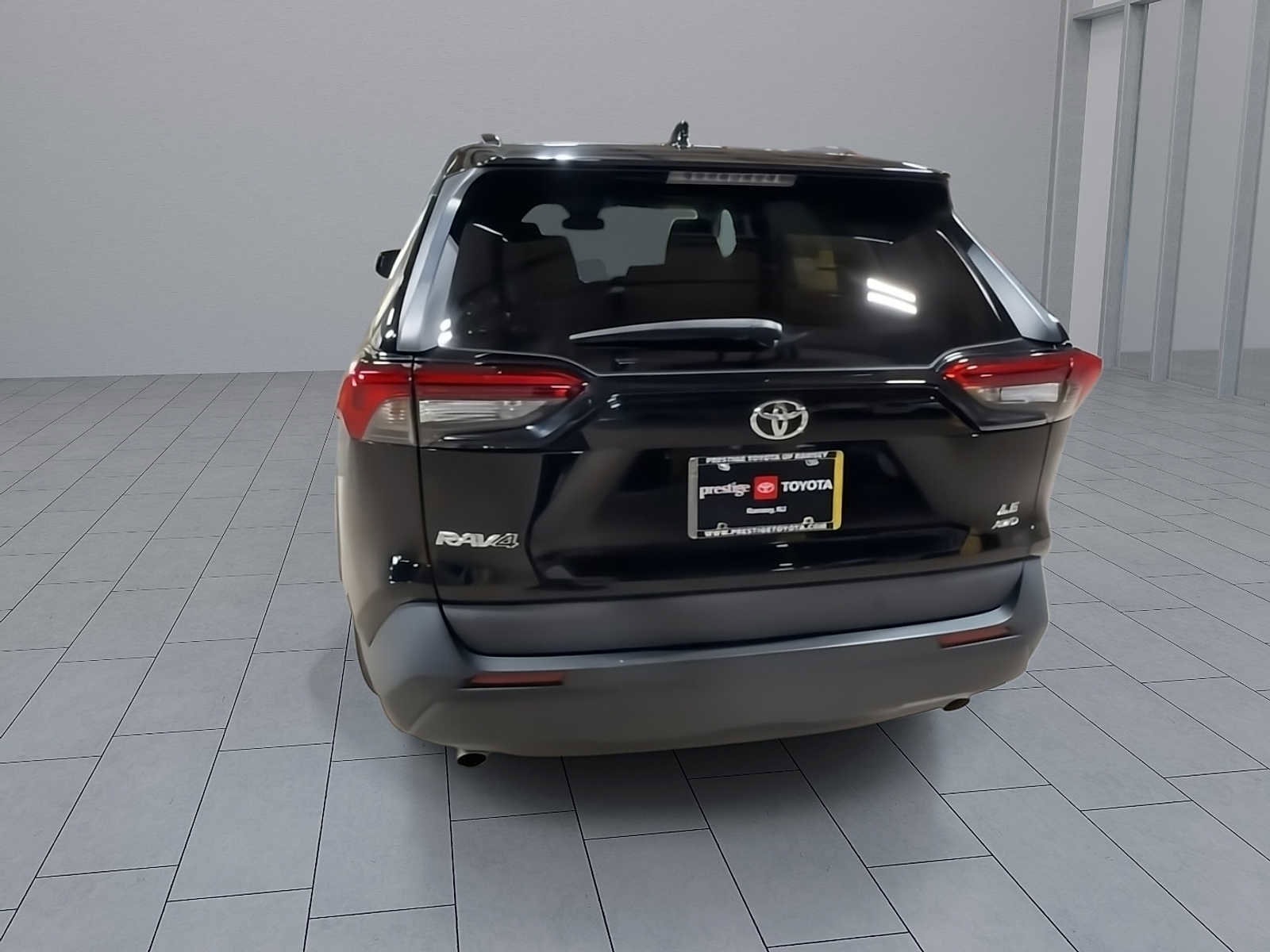 Thumbnail: 2019 Toyota RAV4 - 6