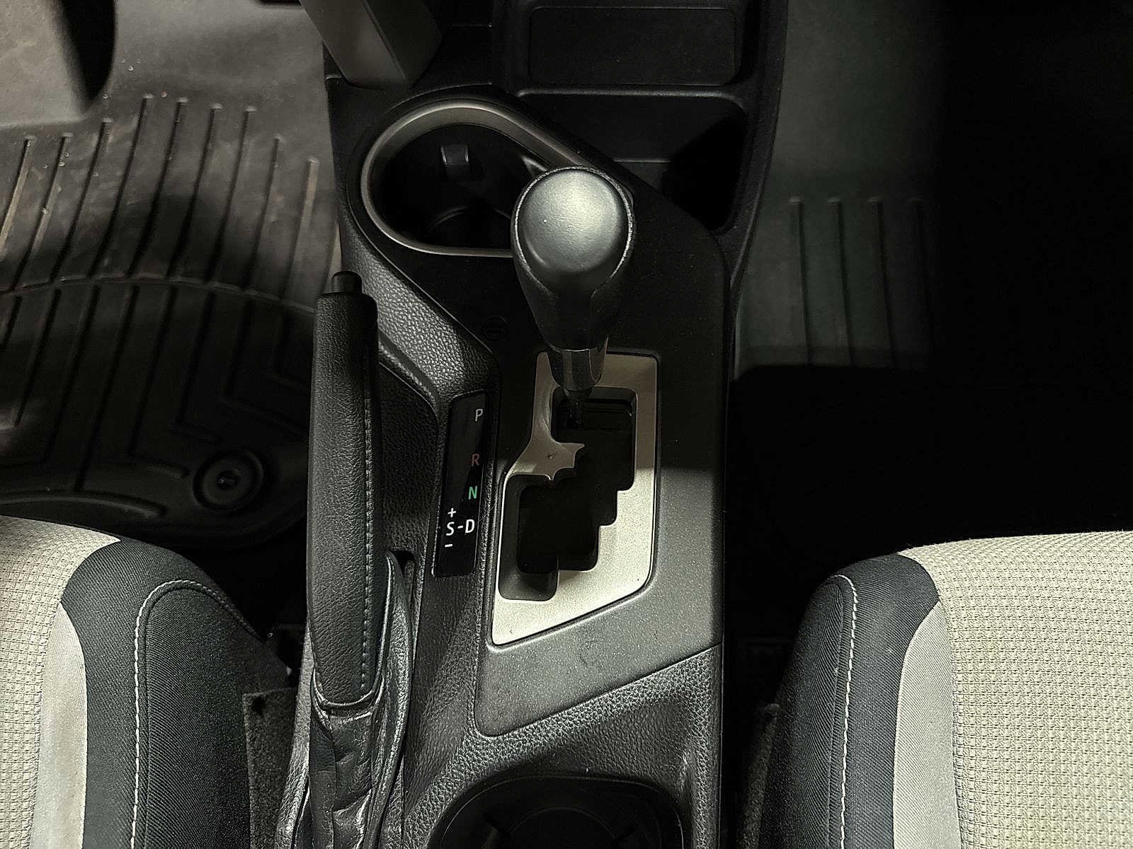 Thumbnail: 2017 Toyota RAV4 - 30