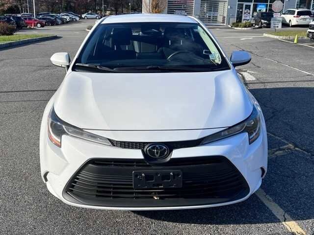 2025 Toyota Corolla LE photo 2