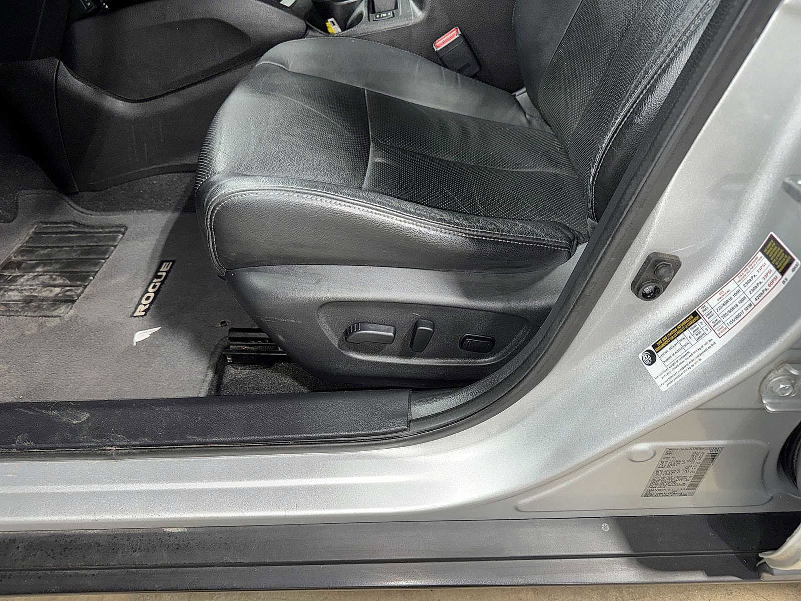 Thumbnail: 2015 Nissan Rogue - 24