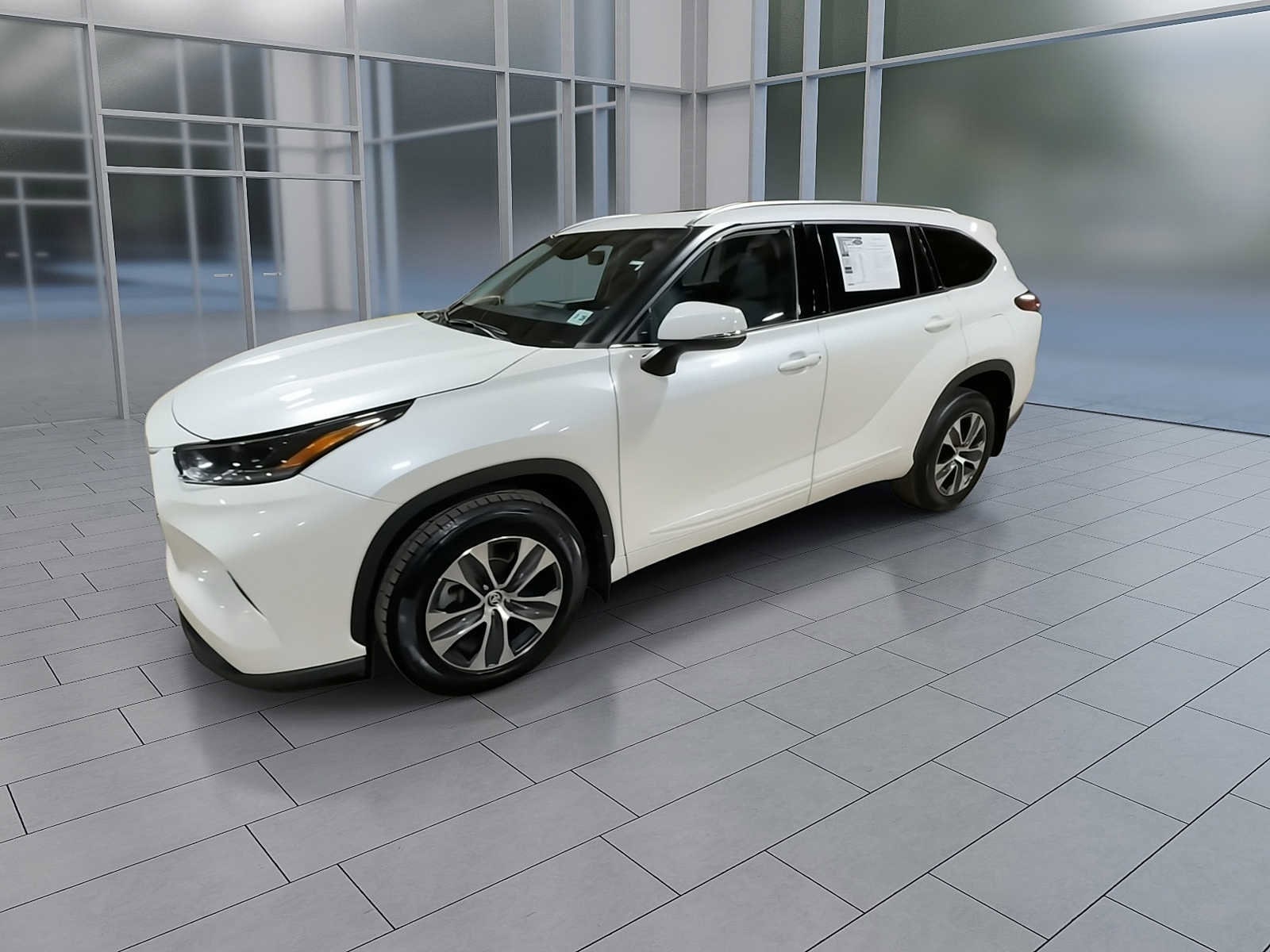 Thumbnail: 2021 Toyota Highlander - 4