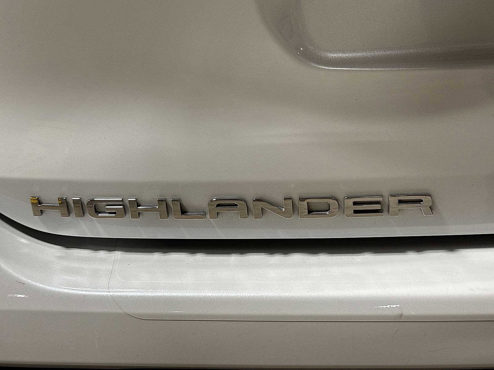 Thumbnail: 2023 Toyota Highlander - 26