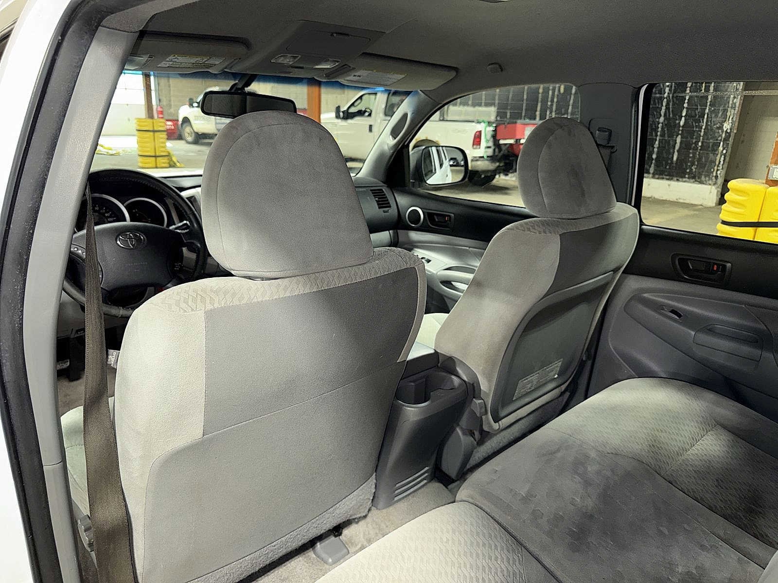 Thumbnail: 2010 Toyota Tacoma - 26