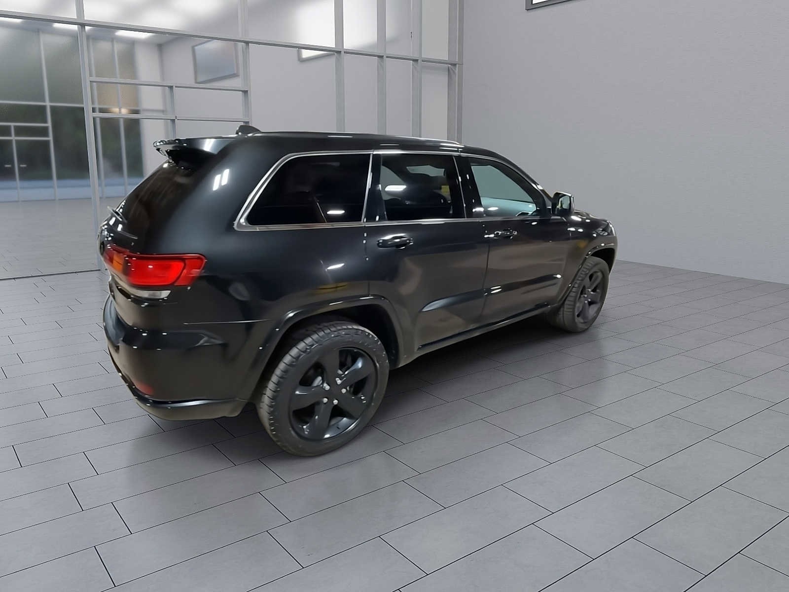 Thumbnail: 2015 Jeep Grand Cherokee - 8