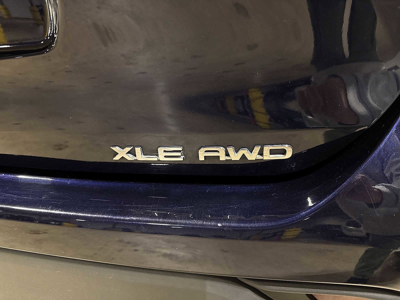 Thumbnail: 2023 Toyota Highlander - 28