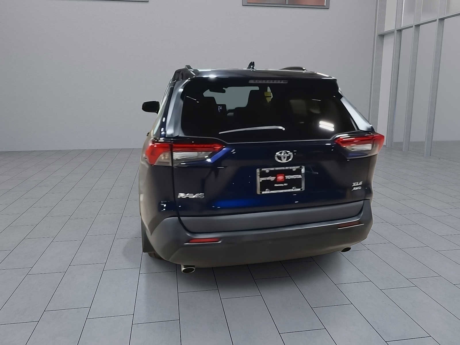 Thumbnail: 2020 Toyota RAV4 - 7