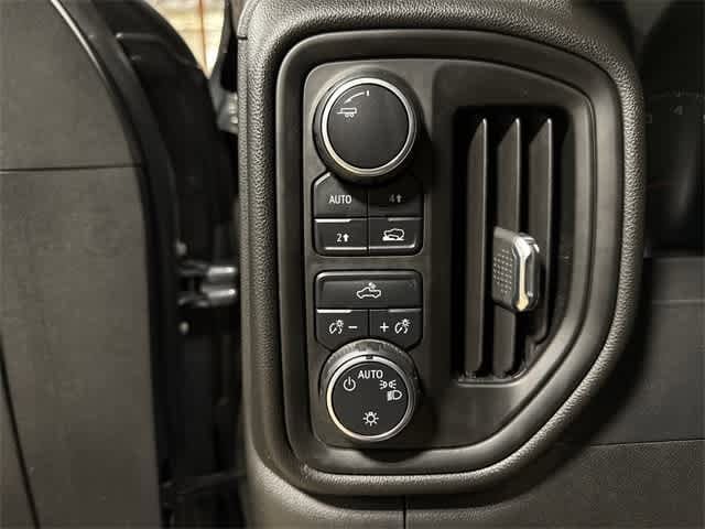 Thumbnail: 2020 Chevrolet Silverado 1500 - 30