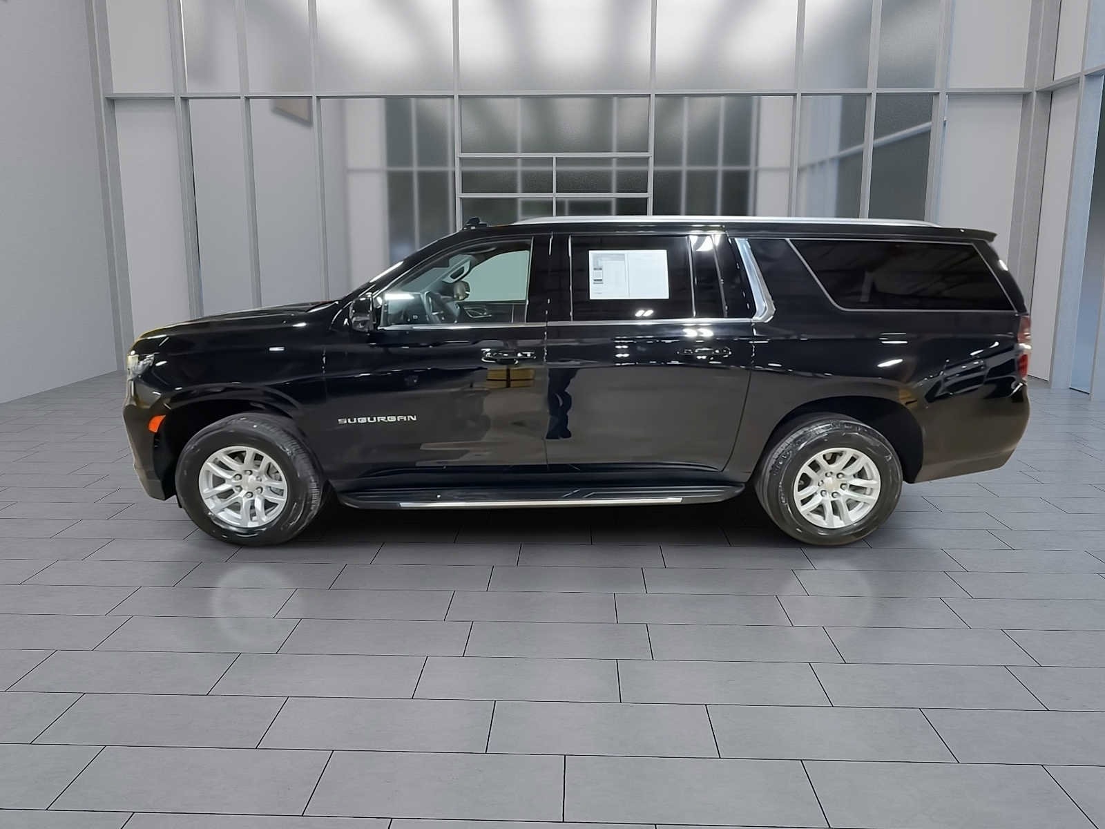 Thumbnail: 2023 Chevrolet Suburban - 5