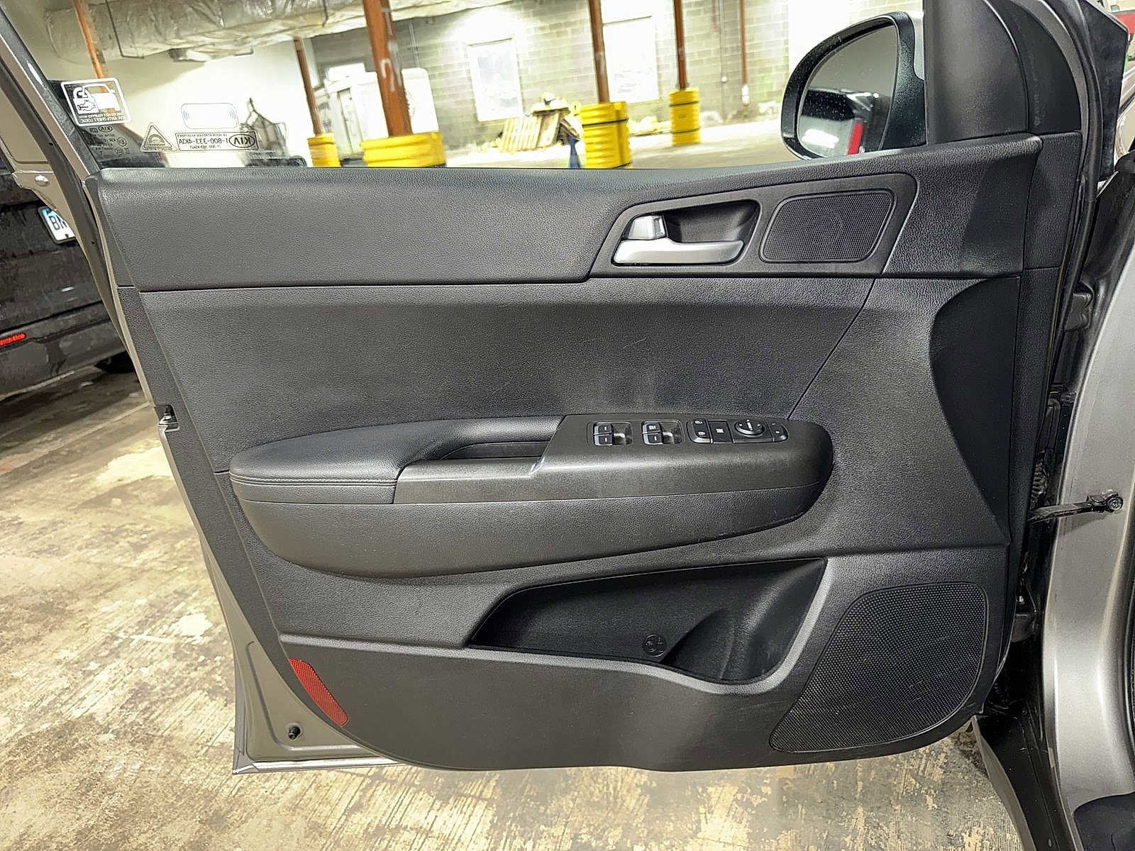 Thumbnail: 2017 Kia Sportage - 28