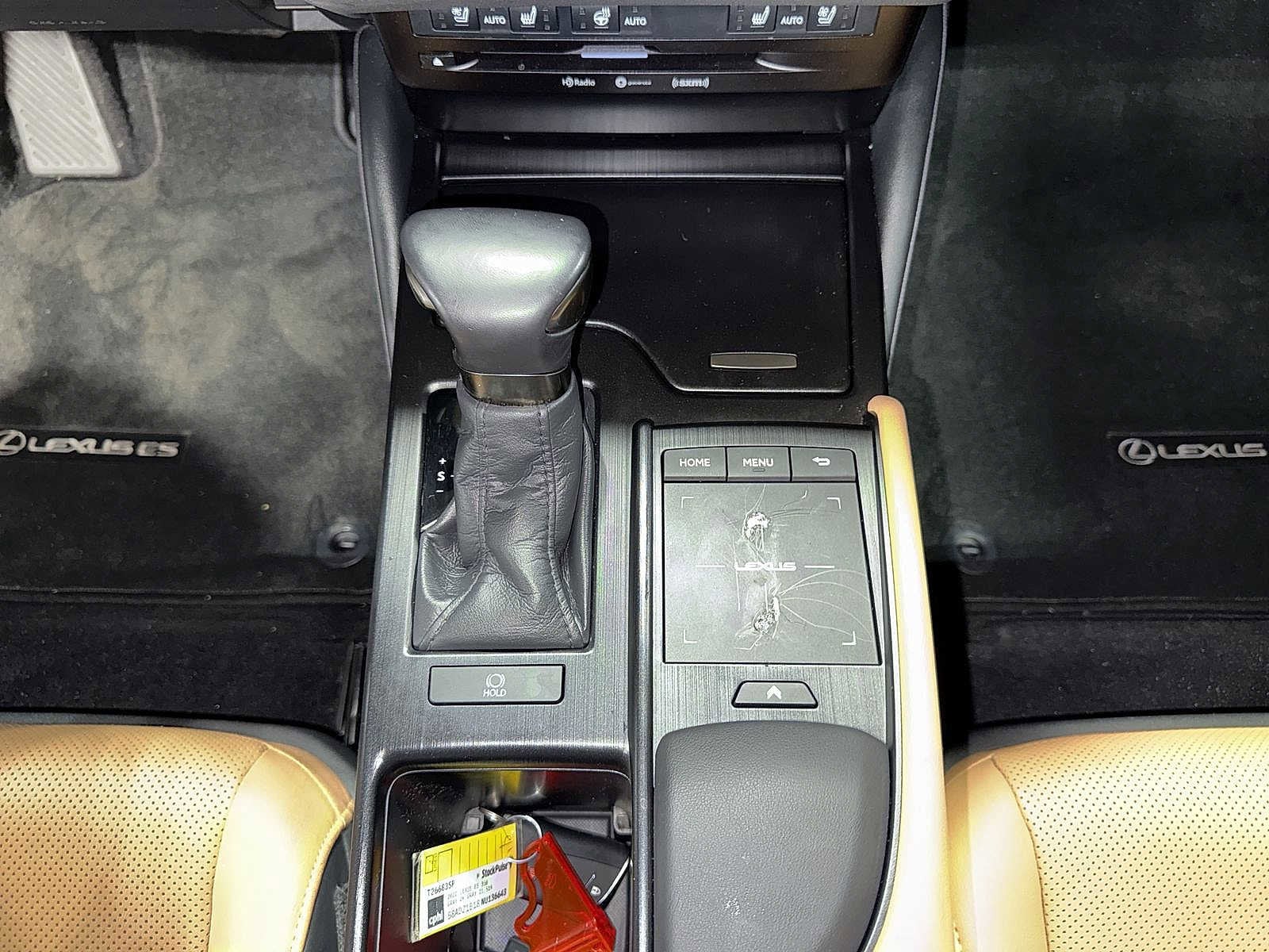 Thumbnail: 2022 Lexus ES - 31