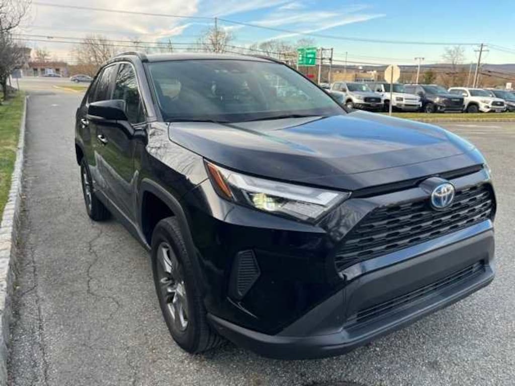 Used 2024 Toyota RAV4 Hybrid XLE SUV