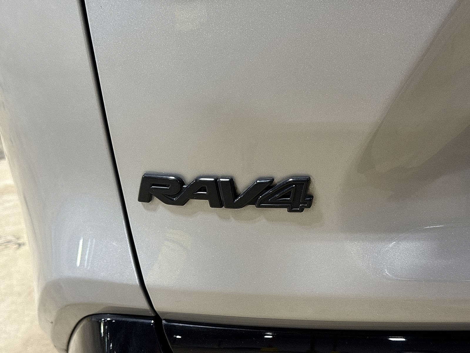 Thumbnail: 2021 Toyota RAV4 - 26