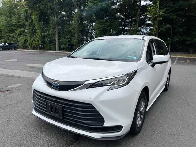 Thumbnail: 2022 Toyota Sienna - 1