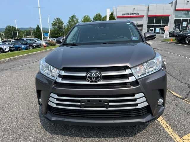 2019 Toyota Highlander XLE 2