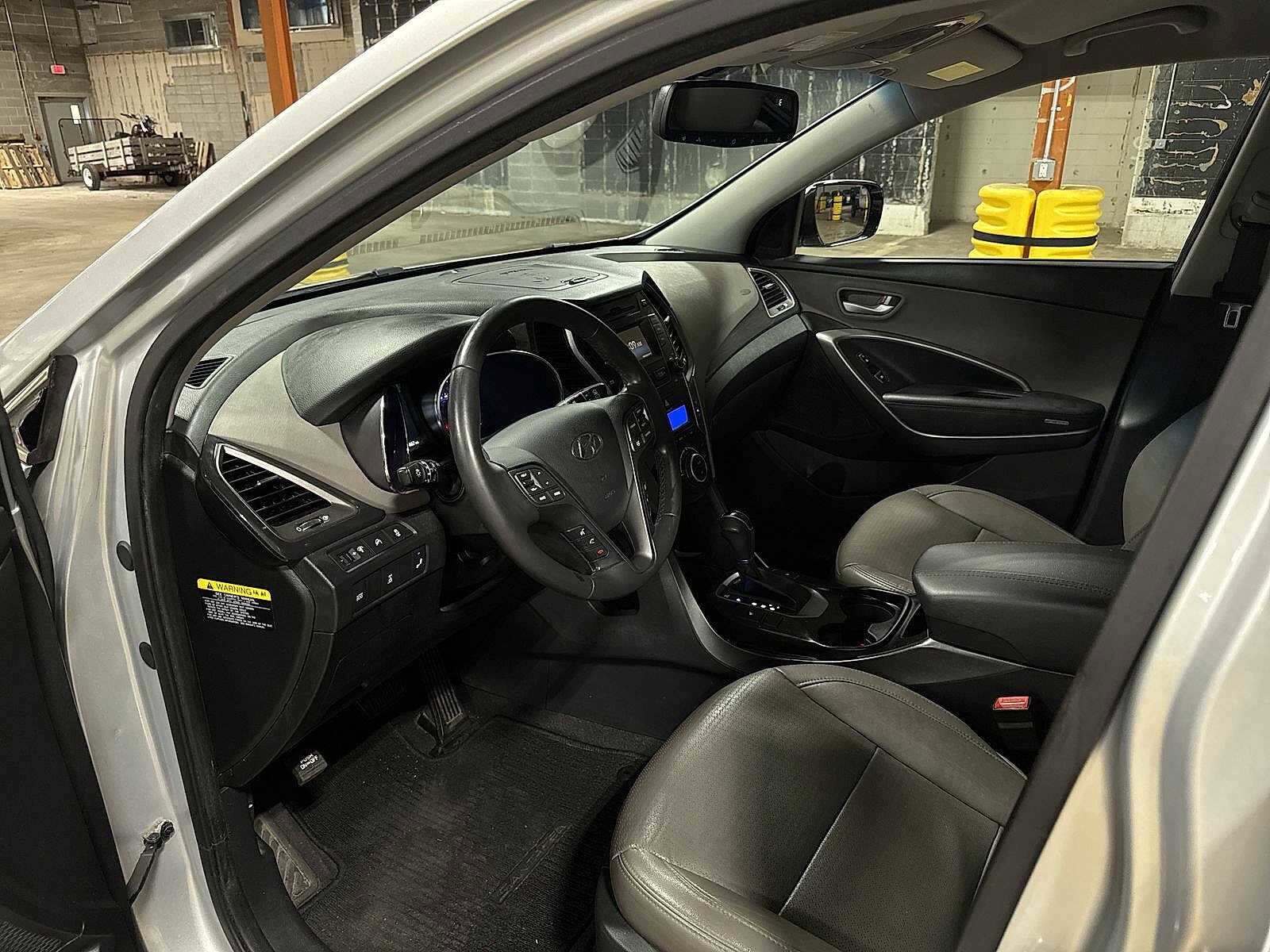 Thumbnail: 2016 Hyundai Santa Fe - 28