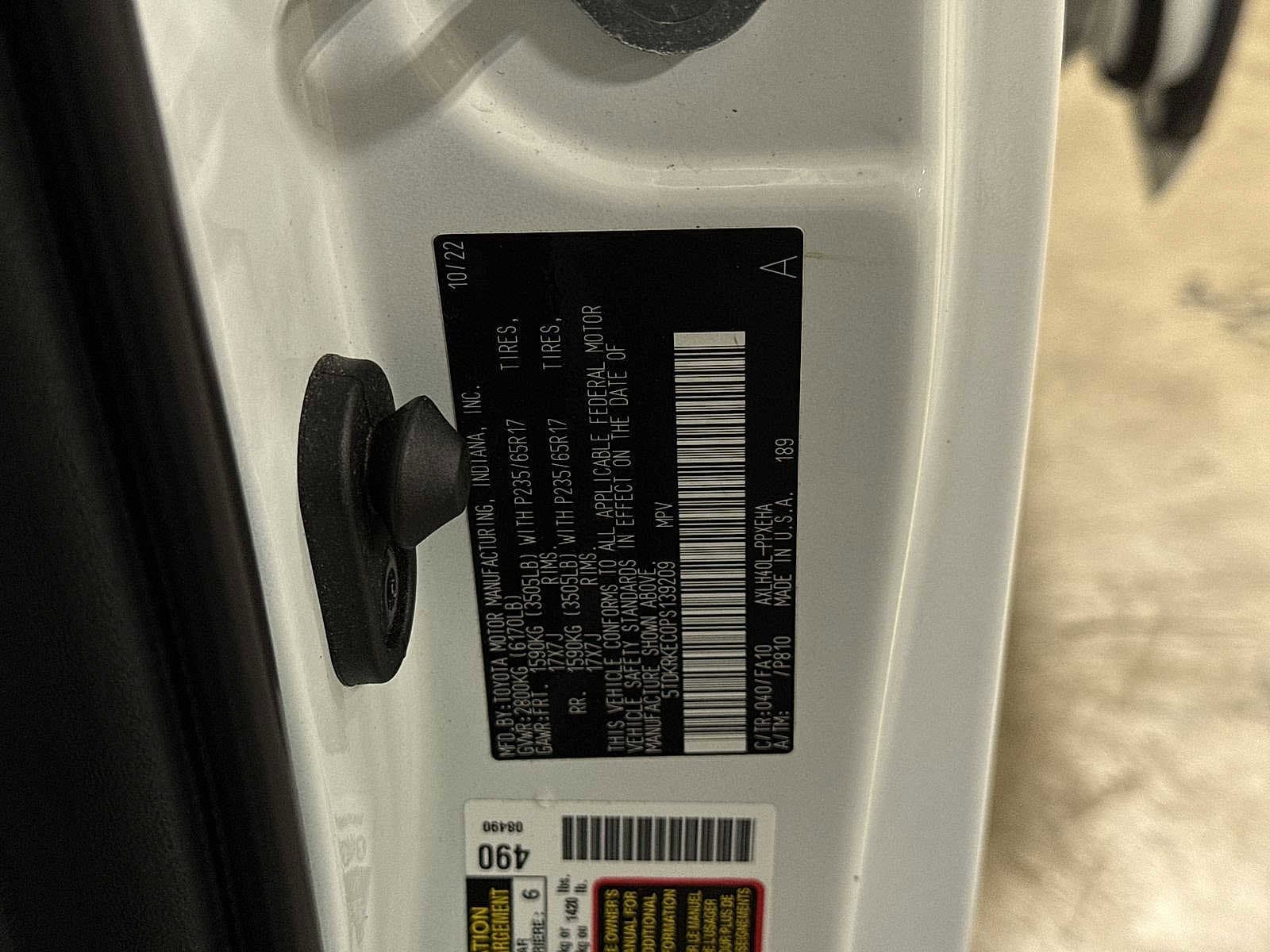 Thumbnail: 2023 Toyota Sienna - 14