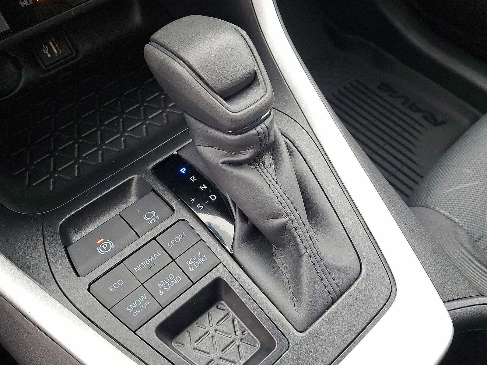 Thumbnail: 2025 Toyota RAV4 - 21