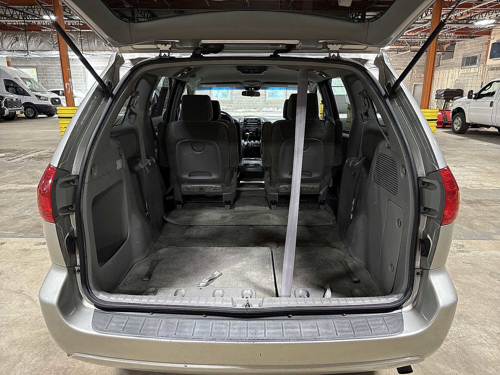 Thumbnail: 2006 Toyota Sienna - 10