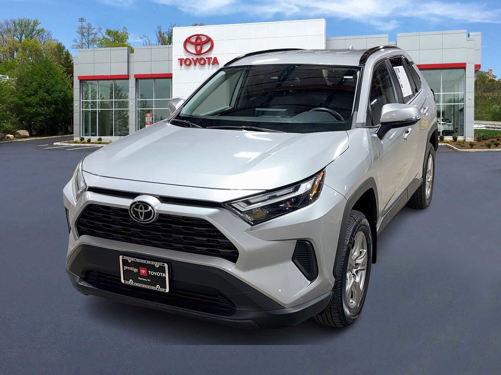 Thumbnail: 2022 Toyota RAV4 - 1