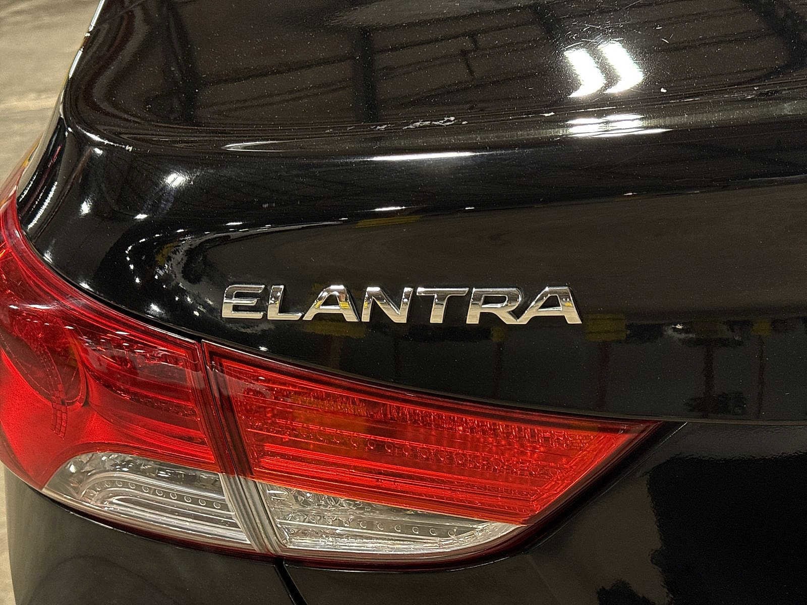 Thumbnail: 2013 Hyundai Elantra - 26