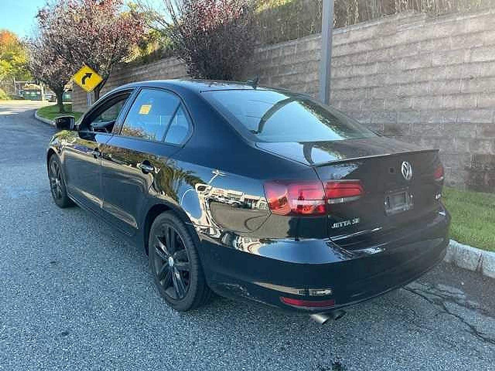 Thumbnail: 2018 Volkswagen Jetta - 6