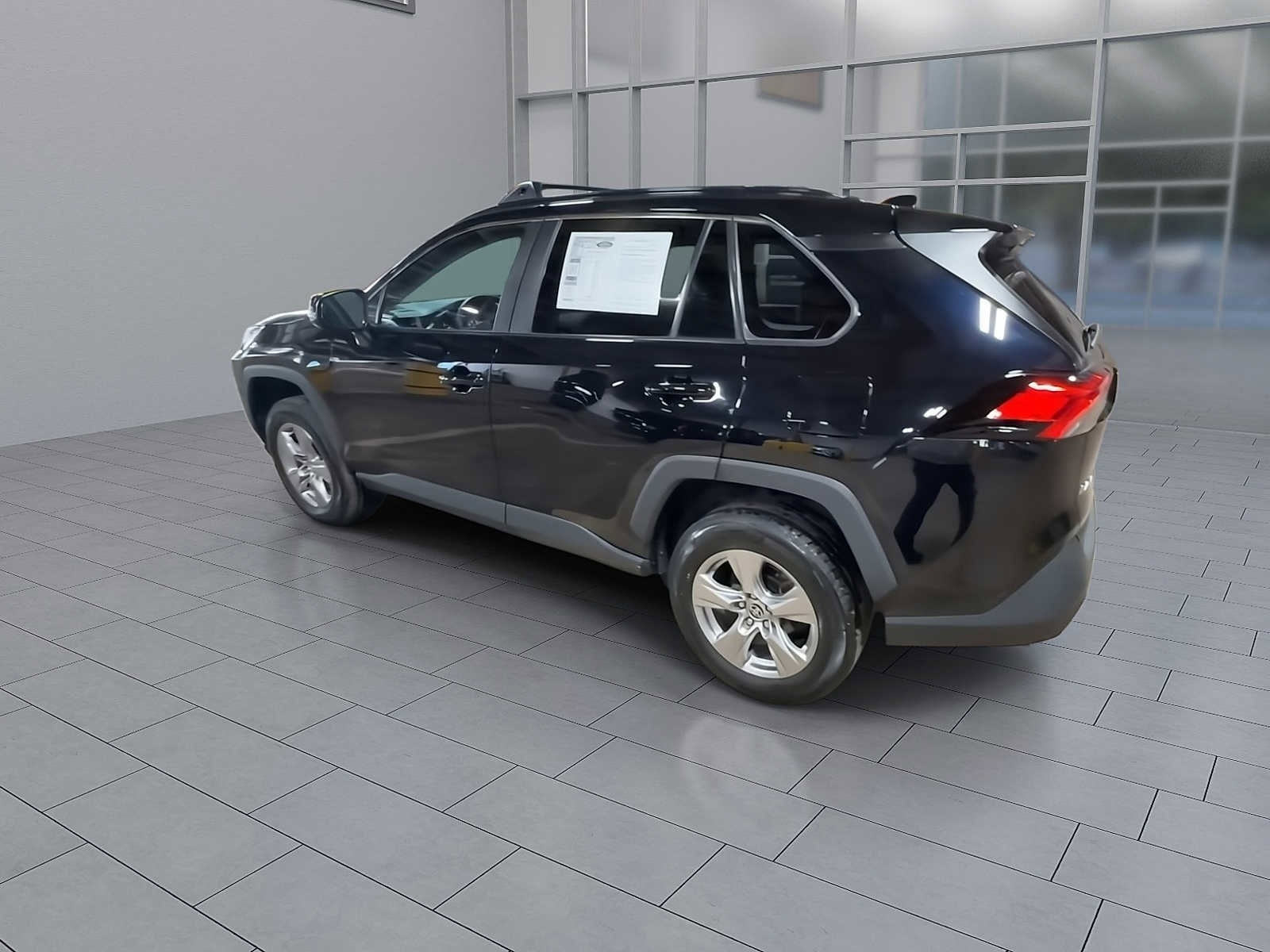 Thumbnail: 2022 Toyota RAV4 - 6