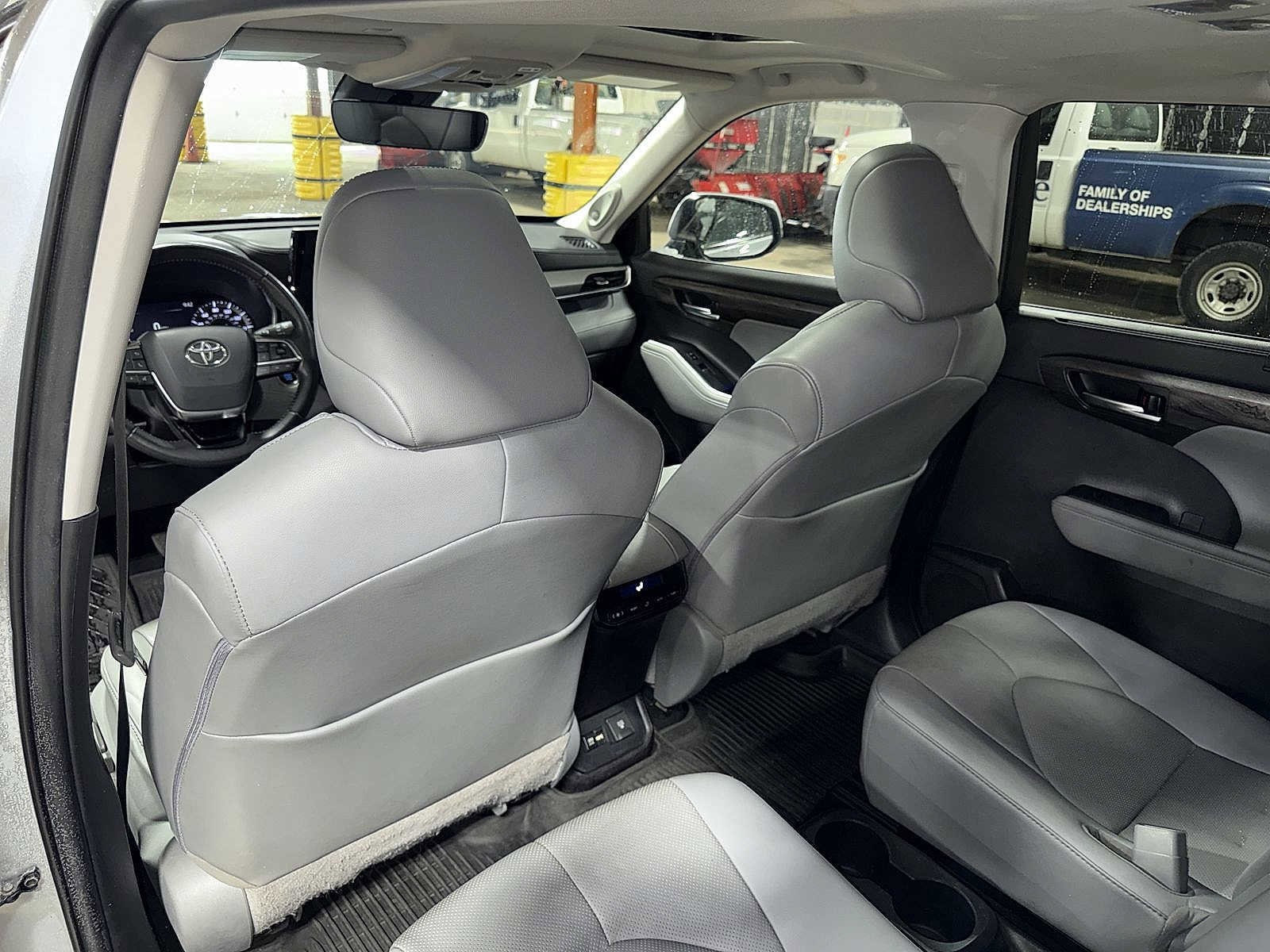 Thumbnail: 2020 Toyota Highlander - 29