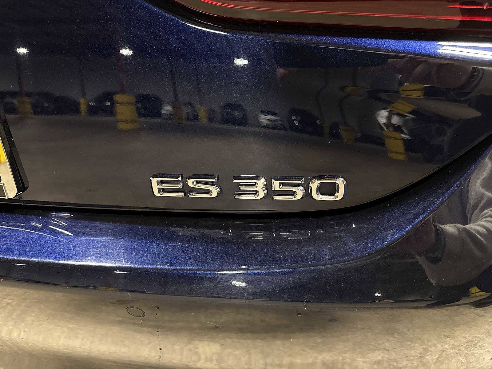 Thumbnail: 2019 Lexus ES - 26