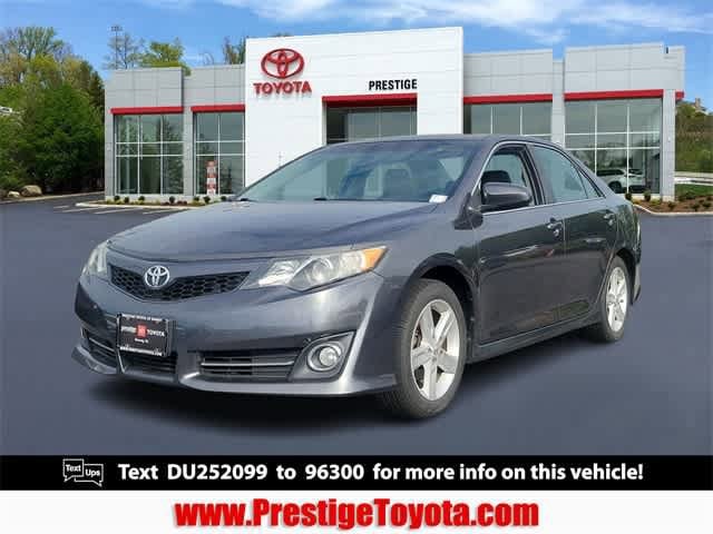 2013 Toyota Camry SE Hero Image