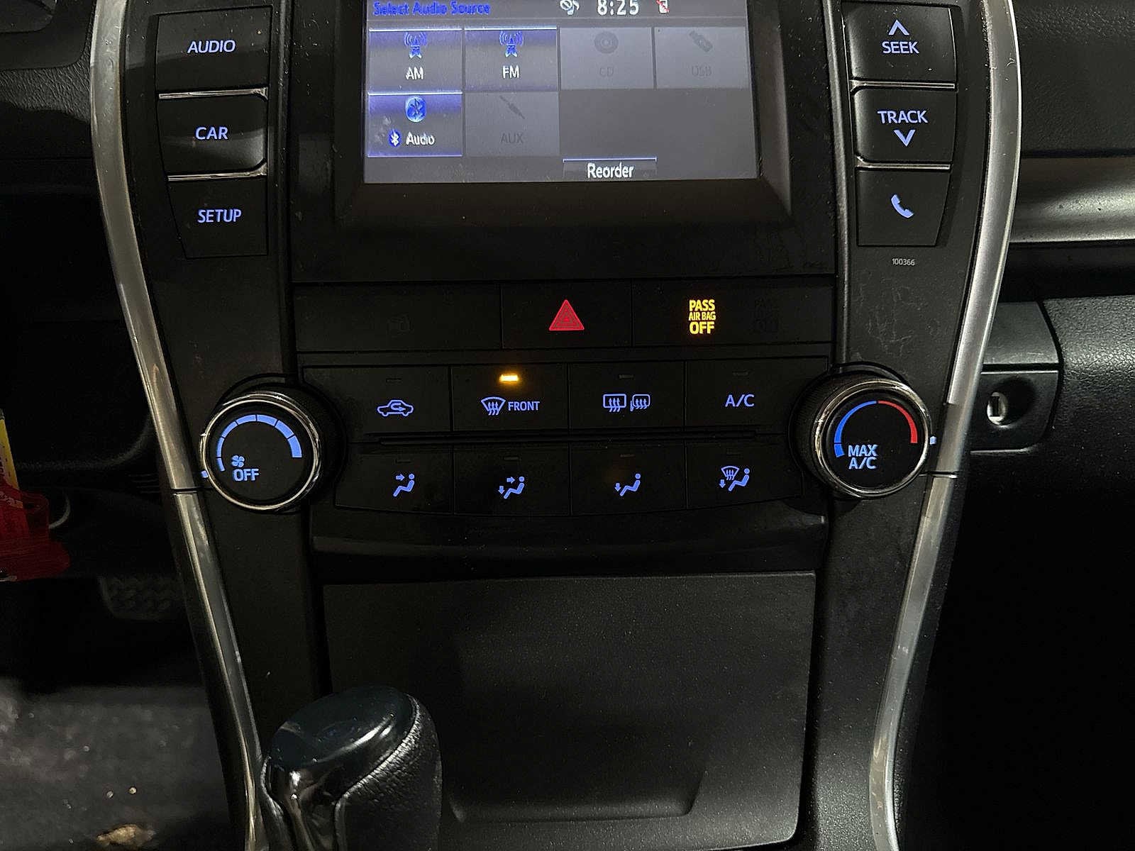 Thumbnail: 2015 Toyota Camry - 21