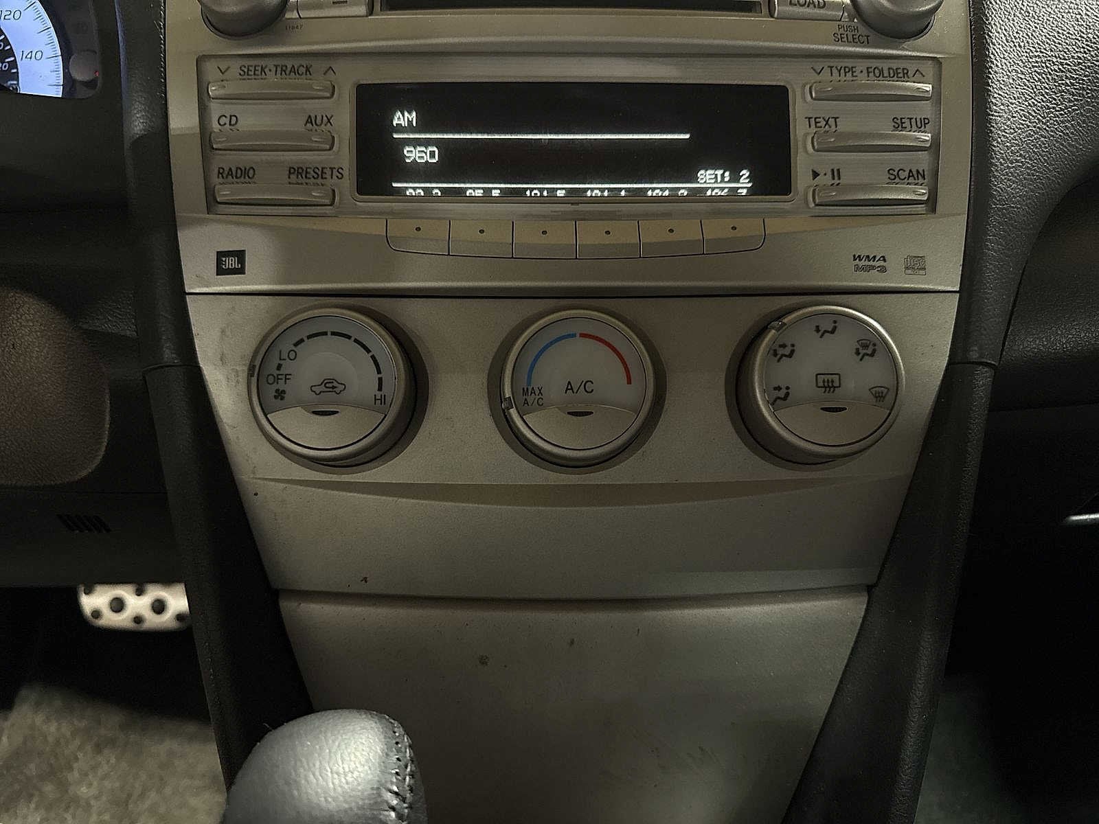 Thumbnail: 2011 Toyota Camry - 18